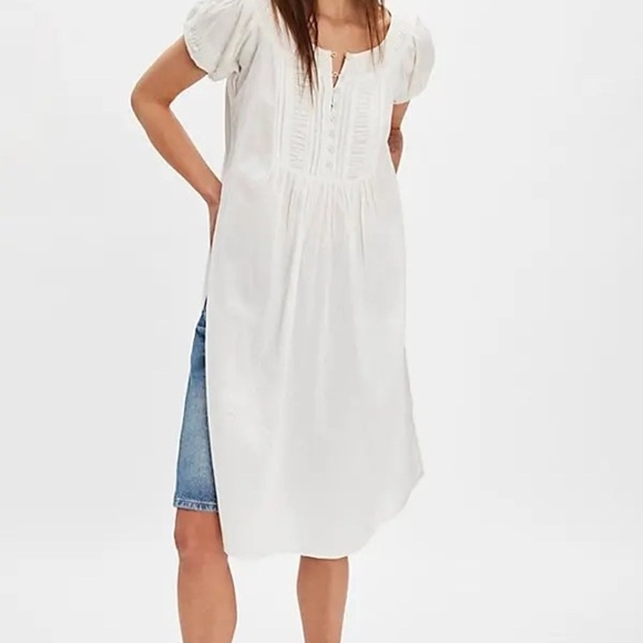 We The Free Dresses & Skirts - FREE PEOPLE
Fayre Midi Top - Clean Ivory XS